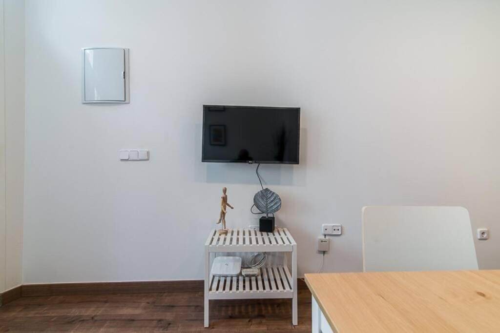 #15Pin-2 Apartamento De Un Dormitorio Plaza Castilla Madrid Buitenkant foto