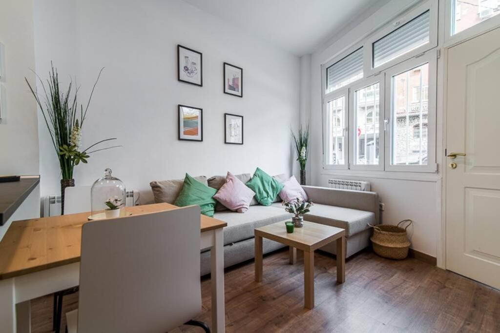 #15Pin-2 Apartamento De Un Dormitorio Plaza Castilla Madrid Buitenkant foto