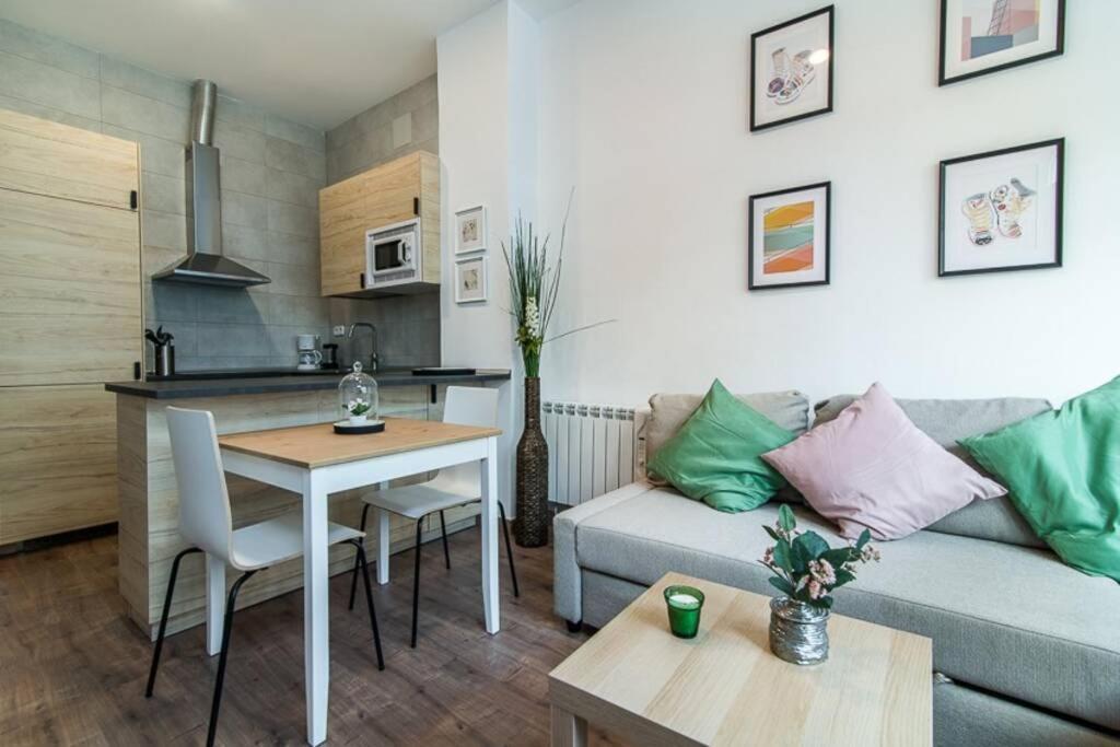 #15Pin-2 Apartamento De Un Dormitorio Plaza Castilla Madrid Buitenkant foto